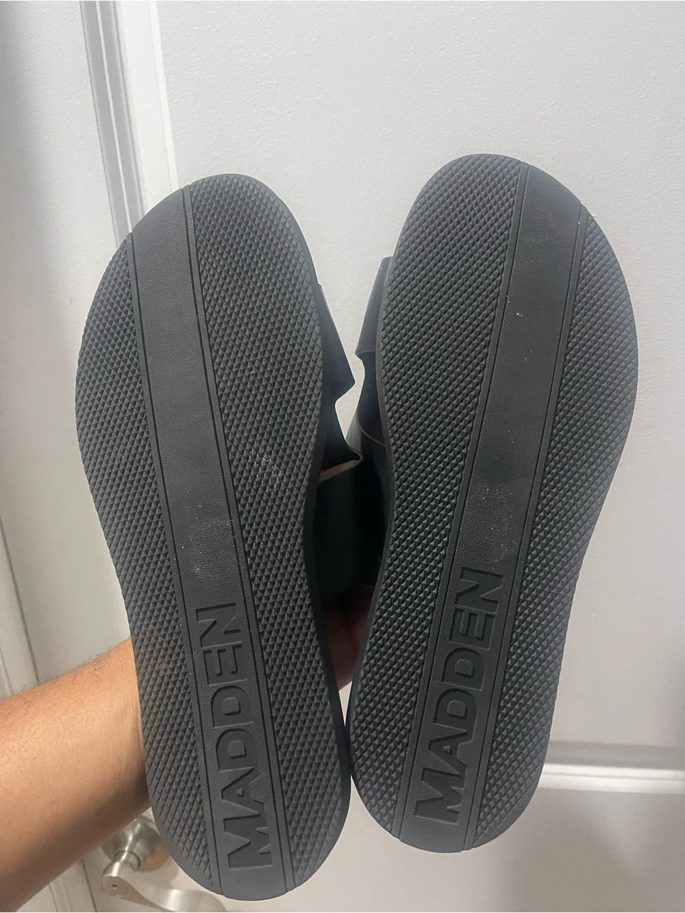 Steve Madden minimal black